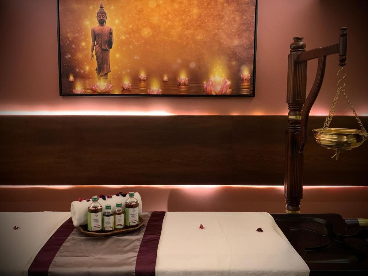 ホテル Retrieve Health & Wellness Kochi エクステリア 写真